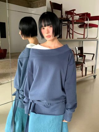 深蓝色