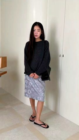 灰色