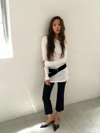 黑色