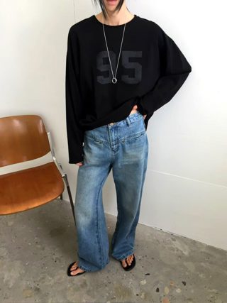 黑色