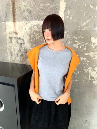 灰色
