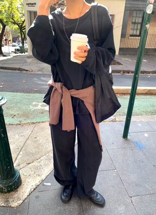 黑色