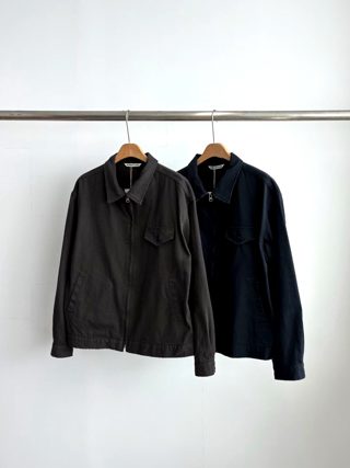 黑色