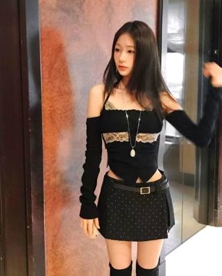 黑色