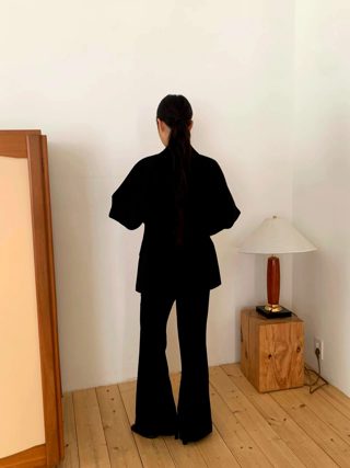 黑色