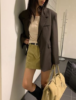 深棕色