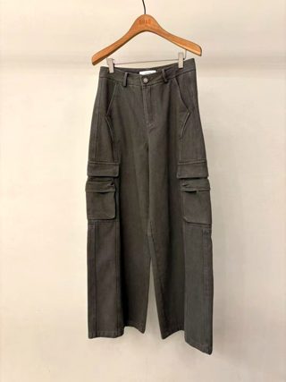 灰色