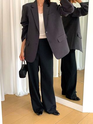 黑色