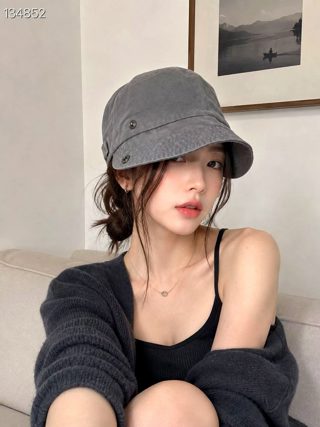灰色