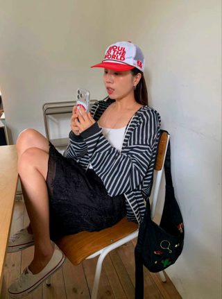 黑色