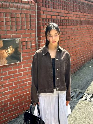 深棕色