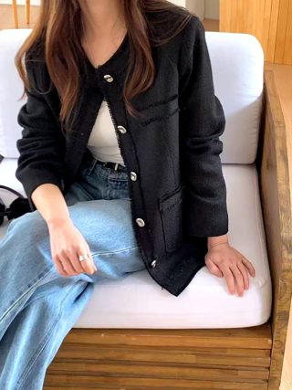 黑色