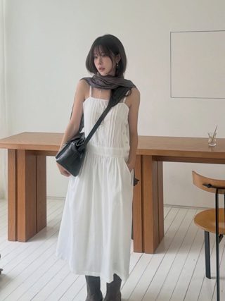 灰色