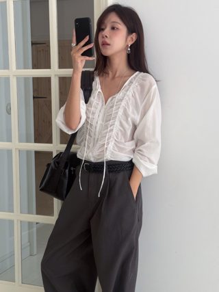 灰色