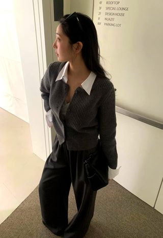 灰色