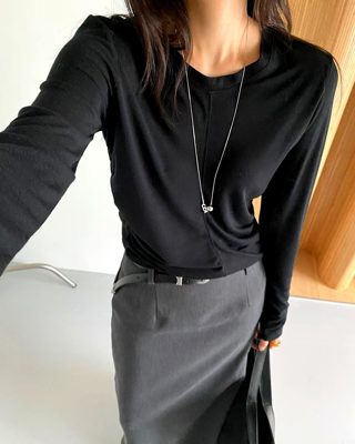 黑色
