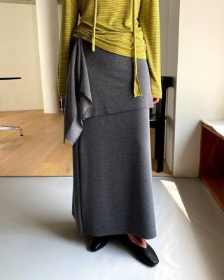 灰色