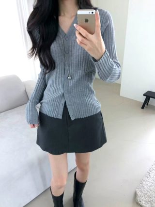灰色