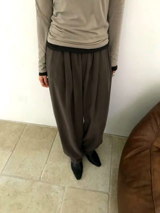 黑色