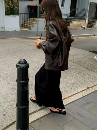 深棕色