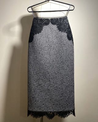黑色