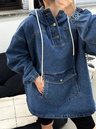 深蓝色