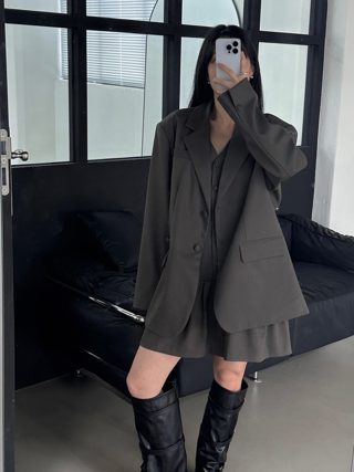 军绿色