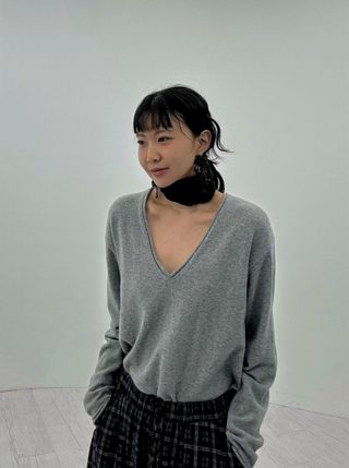 灰色