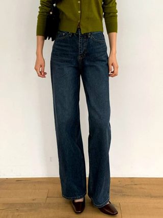 深蓝色