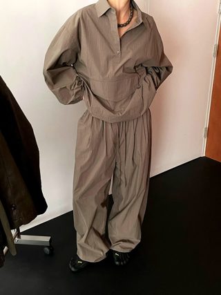 卡其色