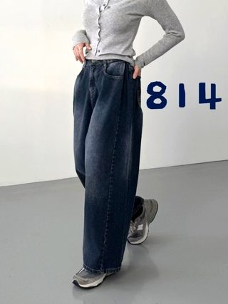 深蓝色