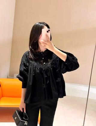 黑色