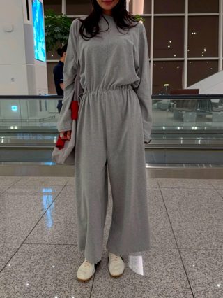 灰色