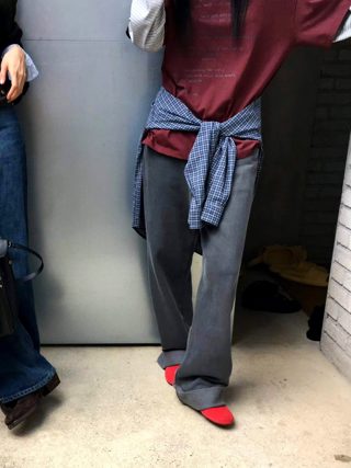 灰色