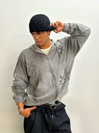 灰色