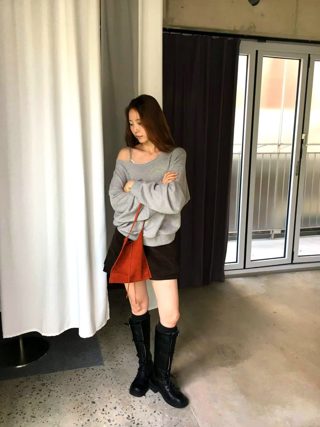 灰色