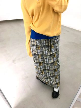 黄色