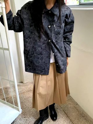 黑色