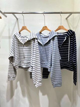 灰色