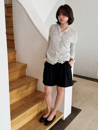 灰色