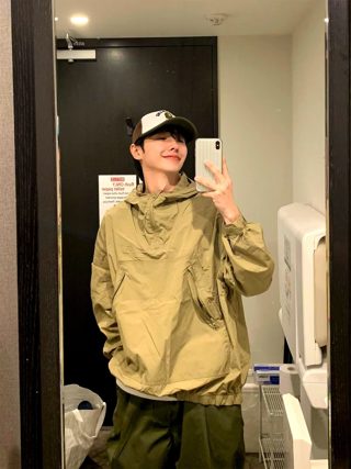 军绿色