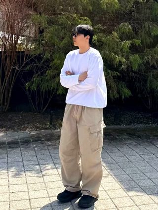 灰色