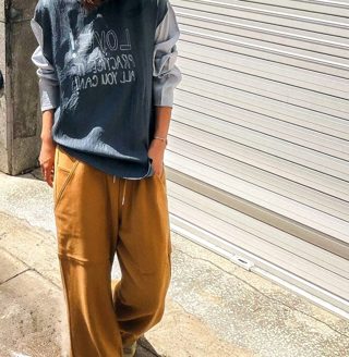 黄色