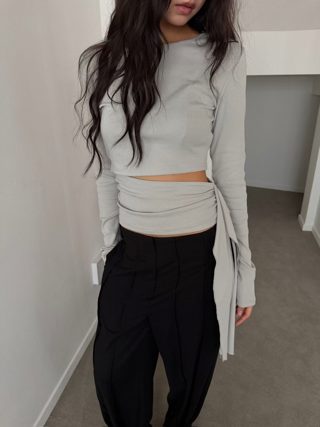 灰色