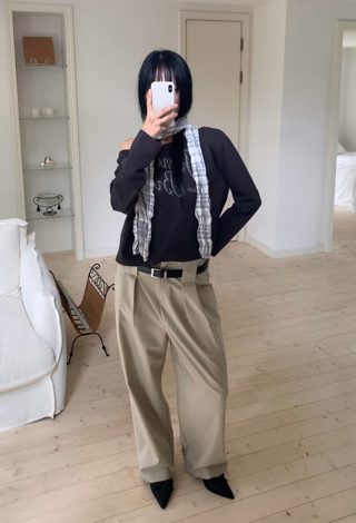 黑色