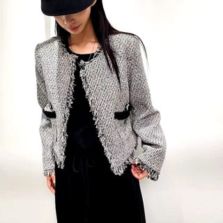 黑色
