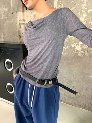 灰色