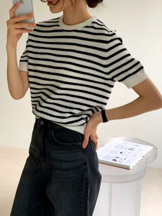 黑色
