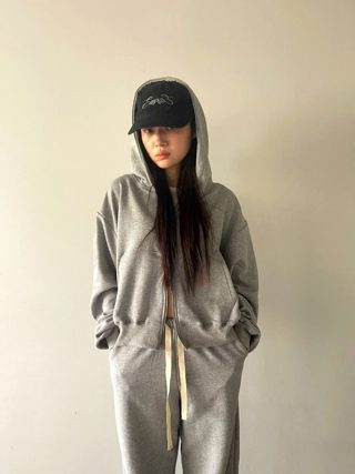 灰色