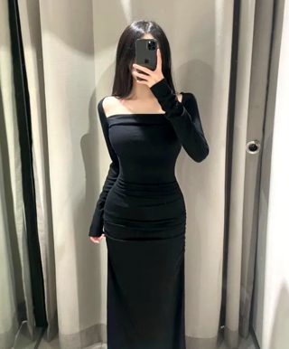 黑色